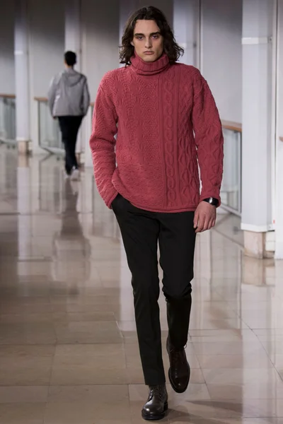 Look 11